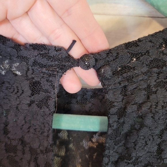 UMGEE BLACK LACE SHEER SLEEVELESS TOP, SZ SMALL - Picture 9 of 12